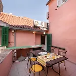 Duplex With Terrace In The Centar Apartman