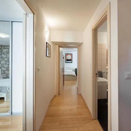 Apartment Duplex With Terrace In The Centar *