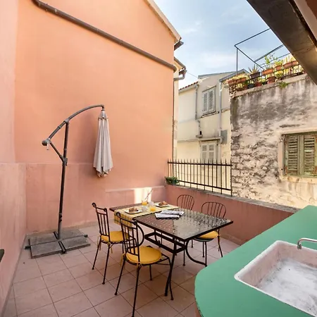 Apartment Duplex With Terrace In The Centar