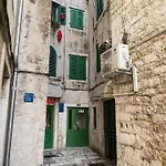 Duplex With Terrace In The Centar Σπλιτ