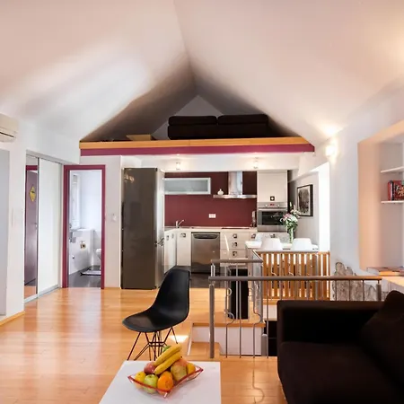 アパート Duplex With Terrace In The Centar *