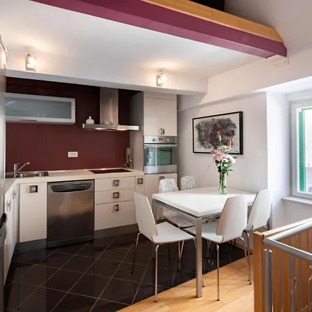 Duplex With Terrace In The Centar *