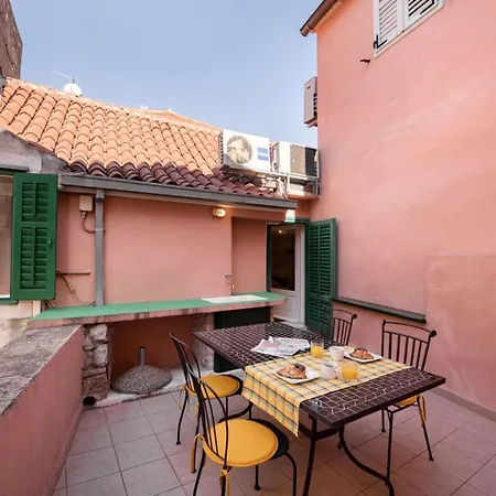 Duplex With Terrace In The Centar アパート