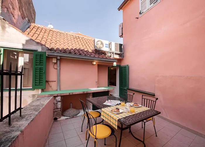 Duplex With Terrace In The Centar Apartmán
