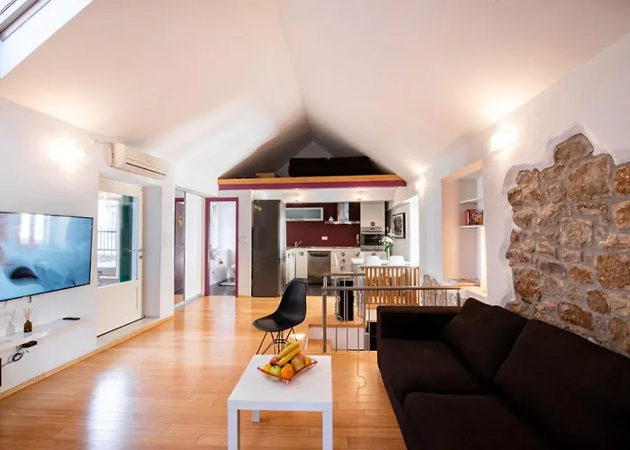Duplex With Terrace In The Centar